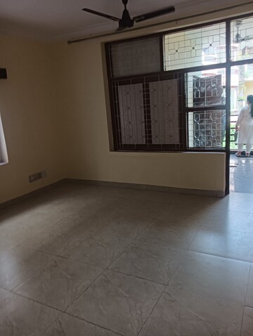 Room in 2 BHK Builder Floor at Lajpat Nagar ii – for Rent