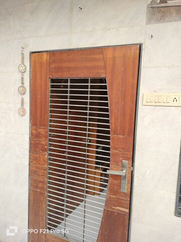 Furnished Amenities in 5 BHK Villa at Gota – for Rent