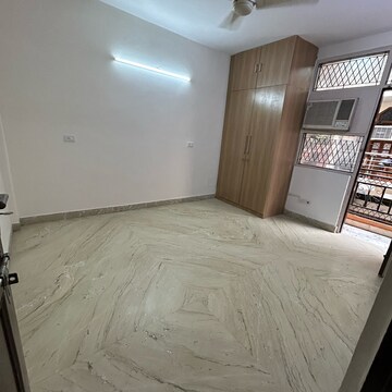 Bedroom in 3 BHK Builder Floor at Kotla Mubarakpur – for Rent