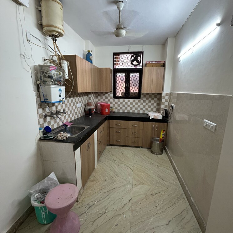 Kitchen, kotla mubarakpur 3 Bedroom 1200 Sq.Ft. Builder Floor In Kotla Mubarakpur Delhi 9100341