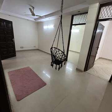  3 BHK Builder Floor at Kotla Mubarakpur – for Rent