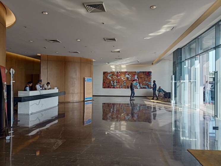  Parking, panchshil-world-trade-center Commercial Office Space 3000 Sq.Ft. In Kharadi Pune 9100336