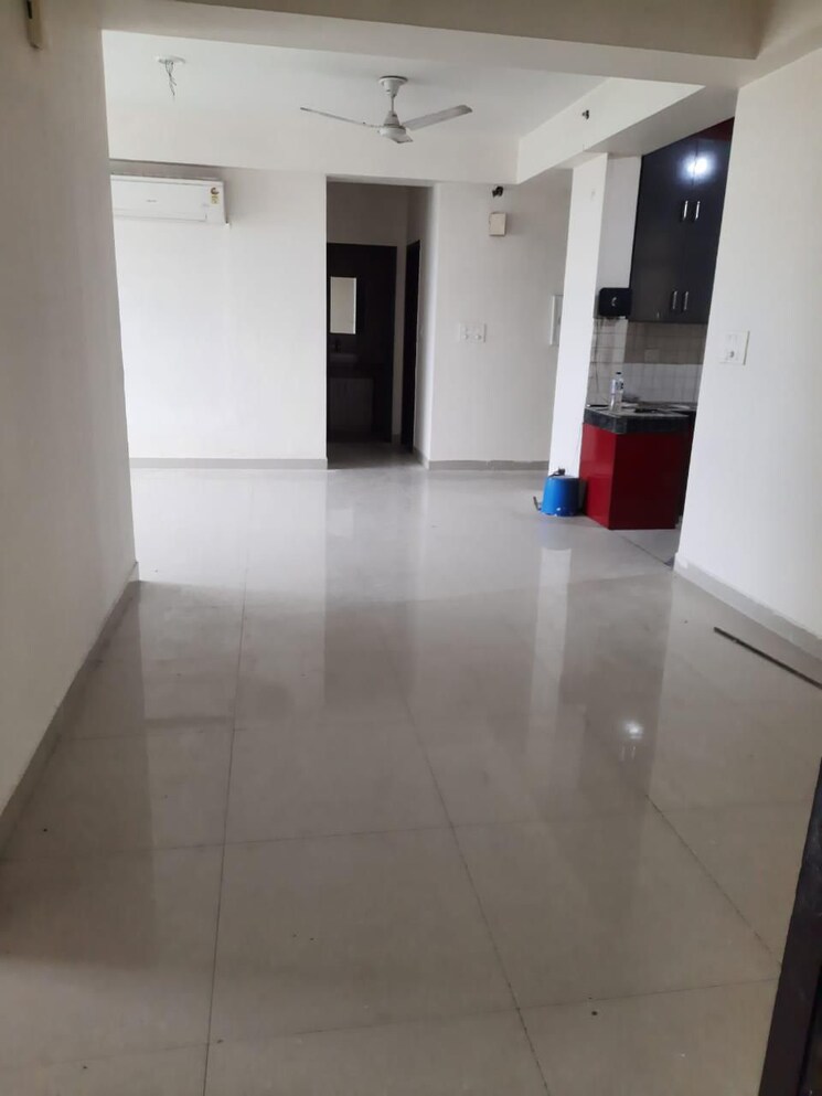 Room, gomti nagar 3 Bedroom 1650 Sq.Ft. Apartment In Gomti Nagar Lucknow 9100396