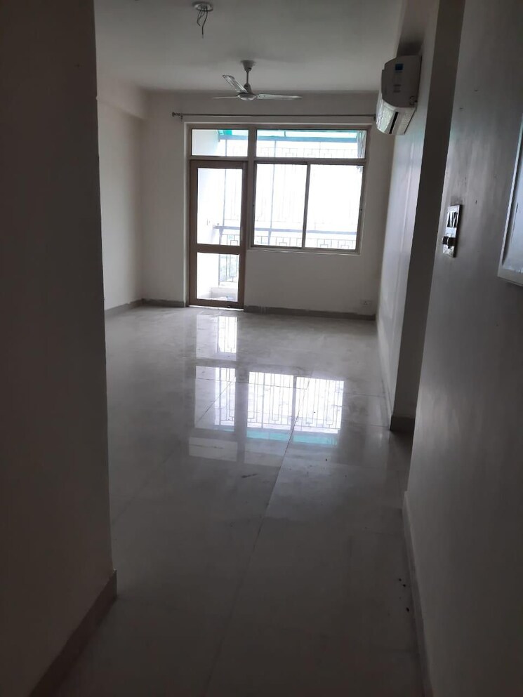 Room, gomti nagar 3 Bedroom 1650 Sq.Ft. Apartment In Gomti Nagar Lucknow 9100396