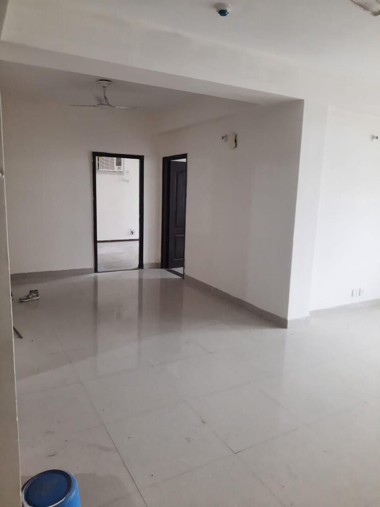 Room, gomti nagar 3 Bedroom 1650 Sq.Ft. Apartment In Gomti Nagar Lucknow 9100396