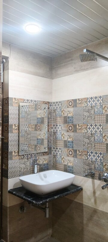 Bathroom in 3 BHK Apartment at Gomti Nagar – for Rent