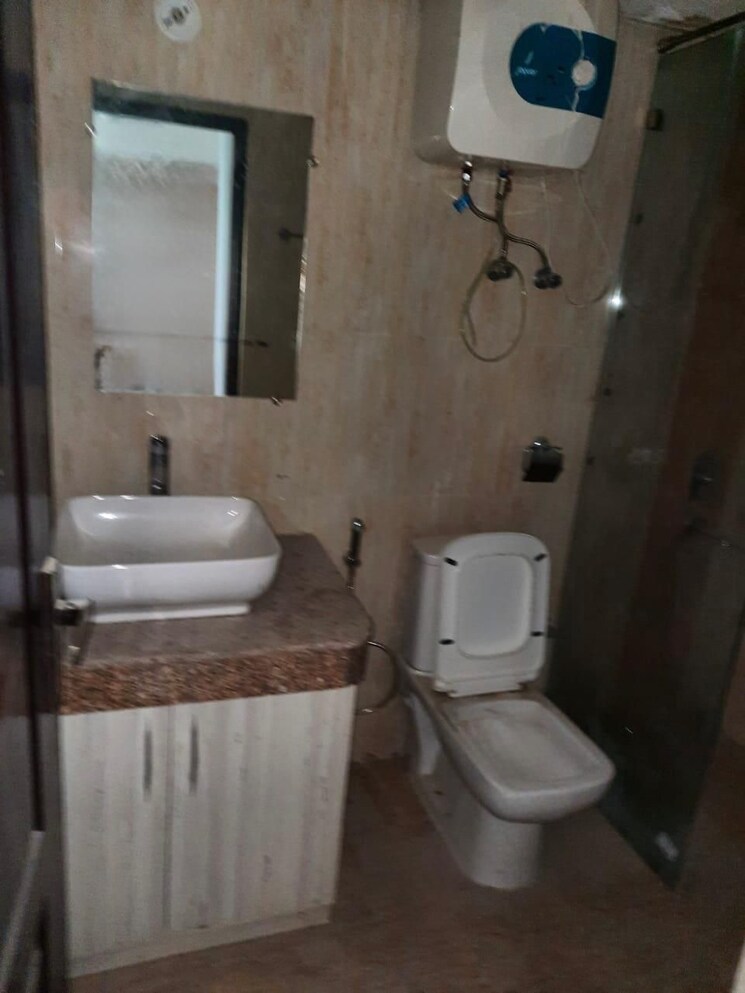 Bathroom, gomti nagar 3 Bedroom 1650 Sq.Ft. Apartment In Gomti Nagar Lucknow 9100396