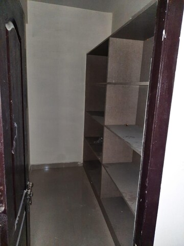 Furnished Amenities in 3 BHK Apartment at Gomti Nagar – for Rent