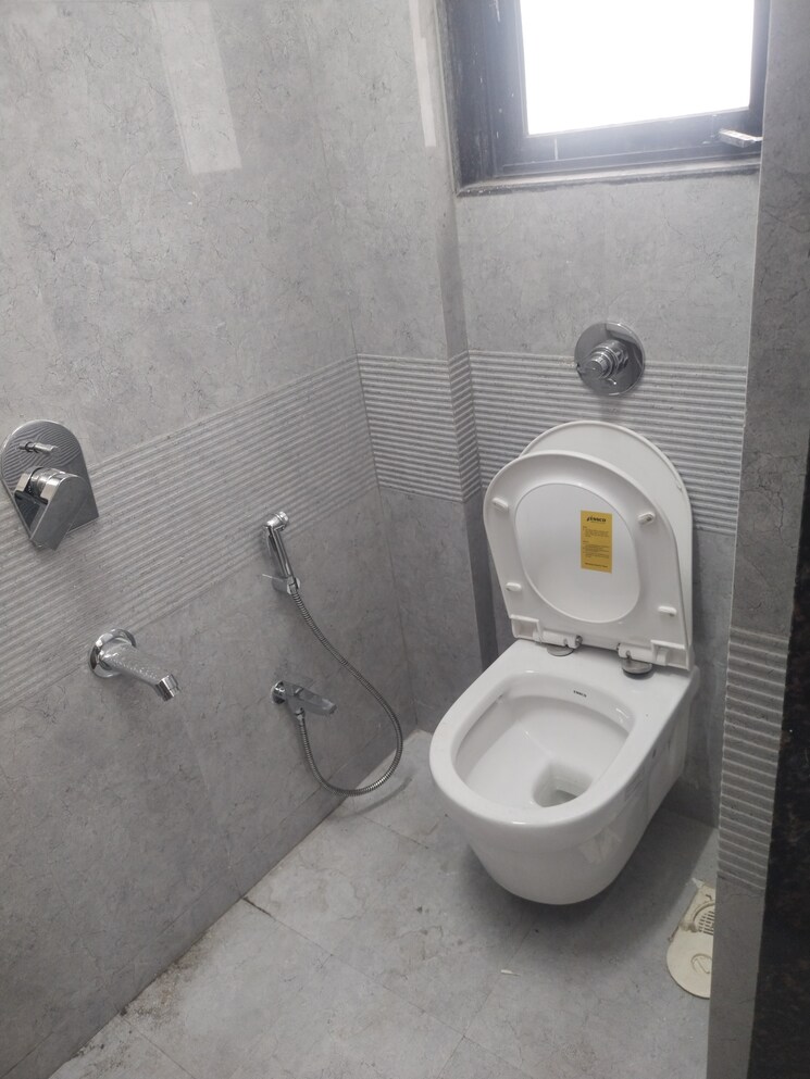 Bathroom, abhudaya-chs-kurla-east 2 Bedroom 530 Sq.Ft. Apartment In Kurla East Mumbai 9100357