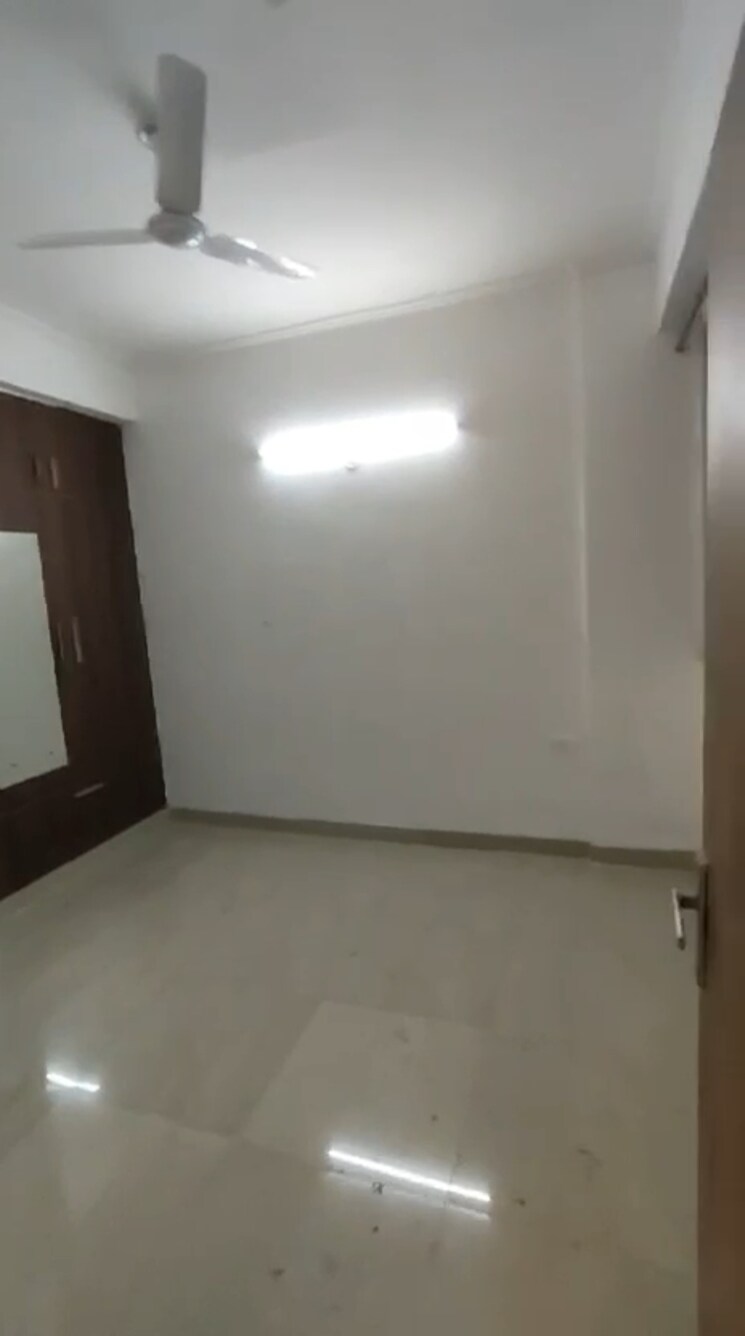 Room, amrapali-golf-homes 3 Bedroom 1595 Sq.Ft. Apartment In Sector 4 Greater Noida Greater Noida 9100367