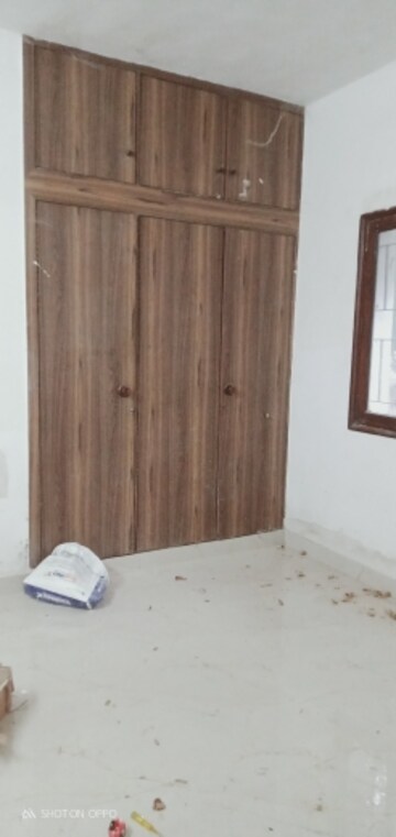 Furnished Amenities in 3.5 BHK Apartment at DDA Rosewood Apartments, Vasant Kunj – for Rent