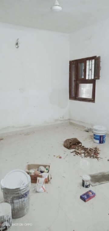 Room in 3.5 BHK Apartment at DDA Rosewood Apartments, Vasant Kunj – for Rent