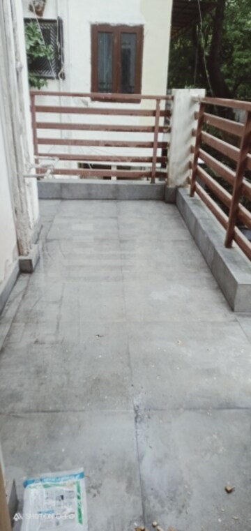Balcony in 3.5 BHK Apartment at DDA Rosewood Apartments, Vasant Kunj – for Rent