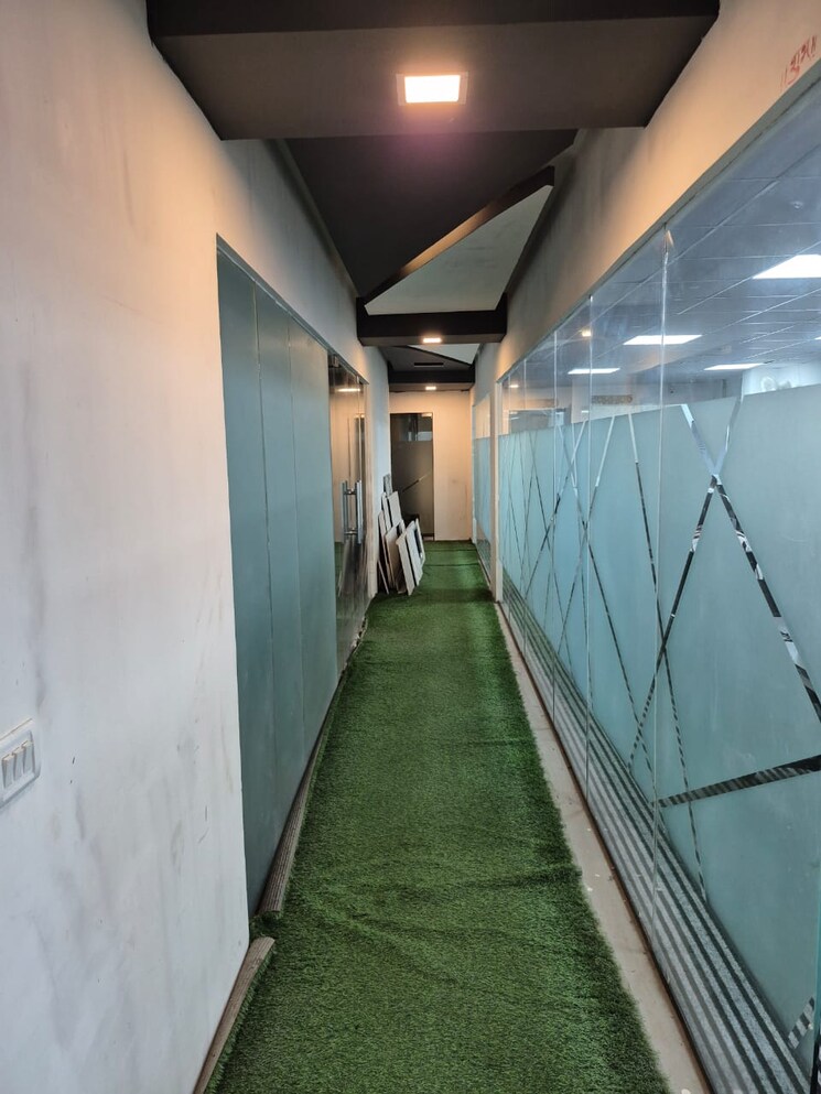 undefined, sector 63 Commercial Office Space 1600 Sq.Ft. In Sector 63 Noida 9100381