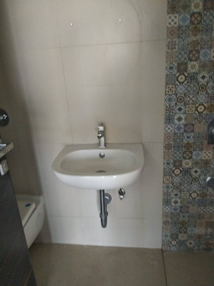 Bathroom, gurukrupa-marina-enclave 1 Bedroom 750 Sq.Ft. Apartment In Malad West Mumbai 9100382
