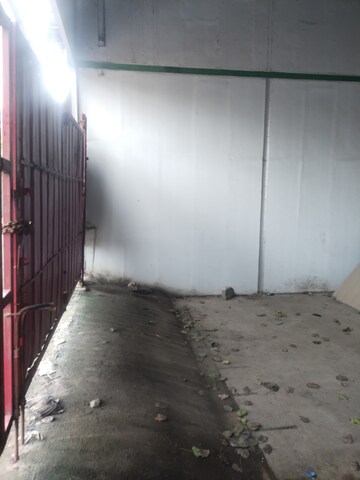 Room in  Warehouse at Chembur – for Rent