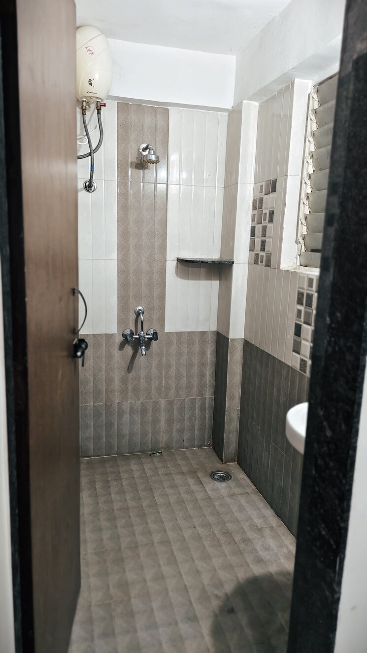 Bathroom, wadgaon sheri 1 Bedroom 667 Sq.Ft. Apartment In Wadgaon Sheri Pune 9100403