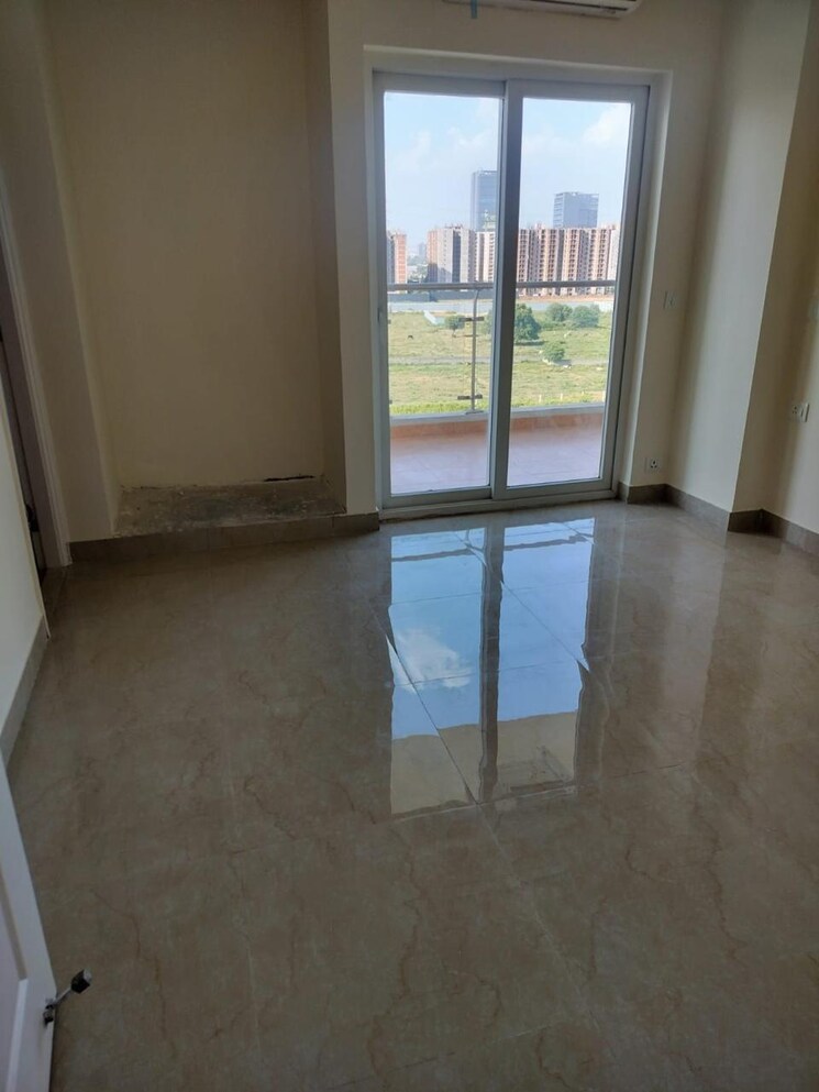 Room, godrej-woods 3 Bedroom 1545 Sq.Ft. Apartment In Sector 43 Noida 9100416