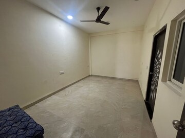 Room in 1 BHK Independent House at Airport Road – for Rent