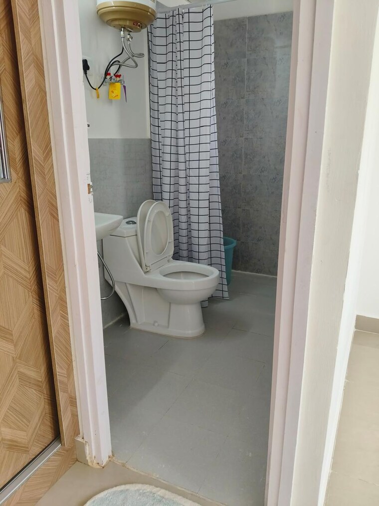 Bathroom, suncity-avenue-76 2 Bedroom 735 Sq.Ft. Apartment In Sector 76 Gurgaon 9100429