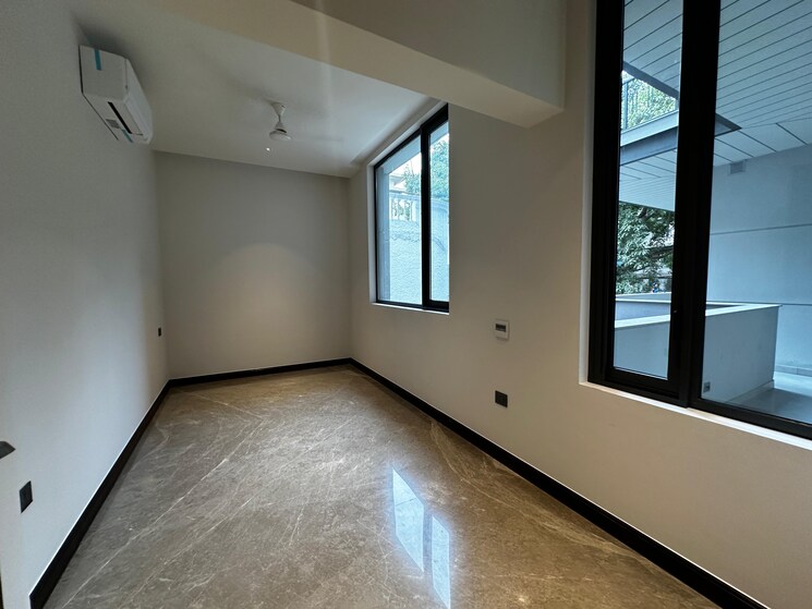 Room, ansari nagar west 4 Bedroom 7200 Sq.Ft. Apartment In Ansari Nagar West Delhi 9100436