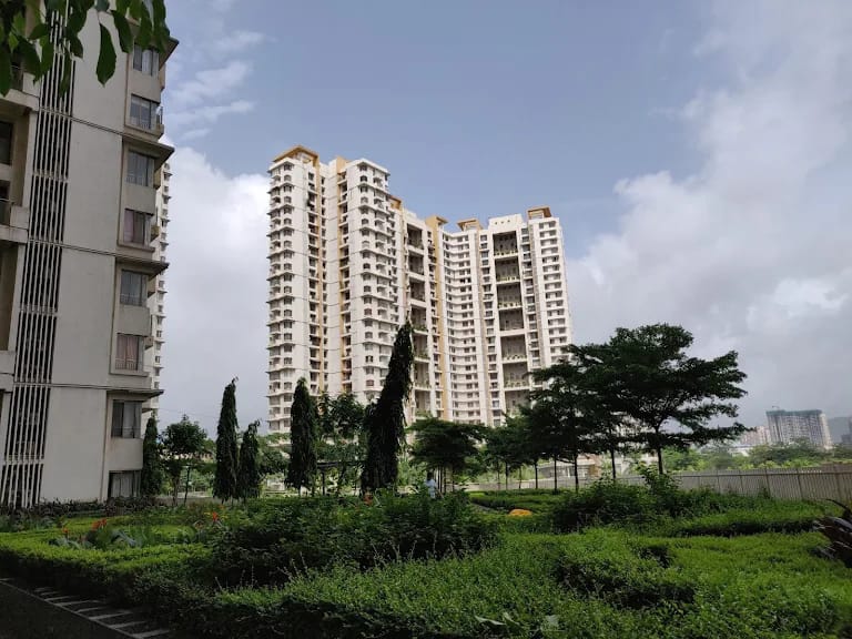 2 BHK + Pooja Room Apartment For Rent in Majiwada