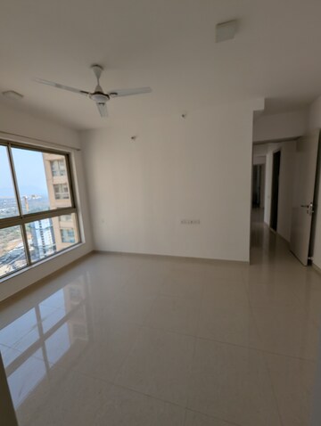 Room in 1 BHK Apartment at Hiranandani Fortune City, New Panvel – for Rent