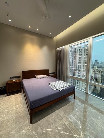 Furnished Amenities in 3 BHK Apartment at Indiabulls Blu, Worli – for Rent