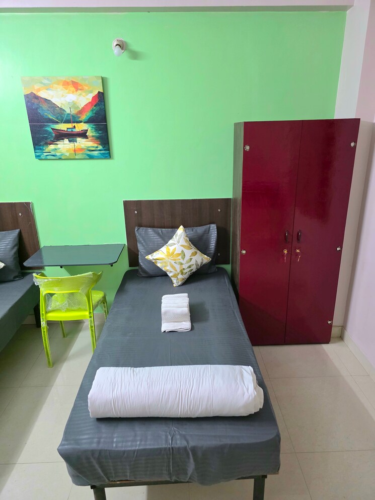 Room, maruthi nagar Pg For Boys & Girls In Maruthi Nagar 8782541