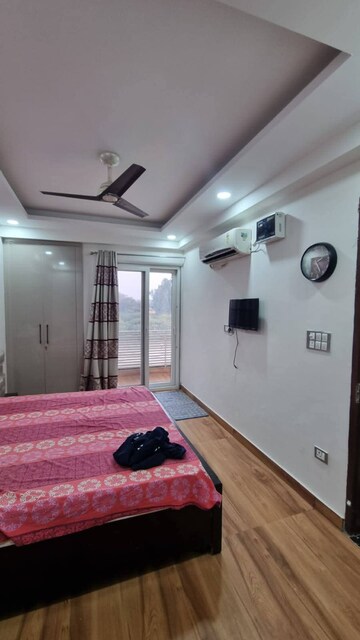 Bedroom in 2 BHK Builder Floor at Saket – for Rent