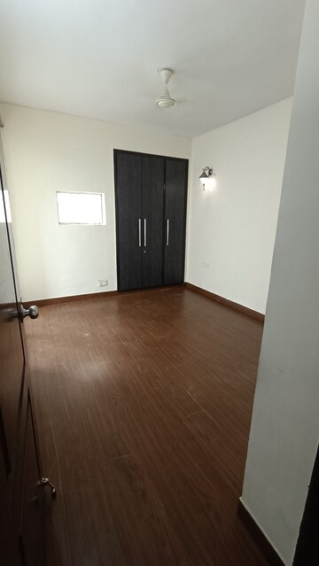 2 BHK Apartment For Rent in Aditya Urban Casa, Sector 78