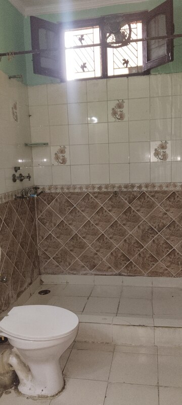 Bathroom in 3.5 BHK Builder Floor at Kavi Nagar Block J – for Rent