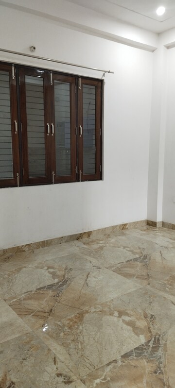 Room in 3.5 BHK Builder Floor at H Block Shastri Nagar – for Rent