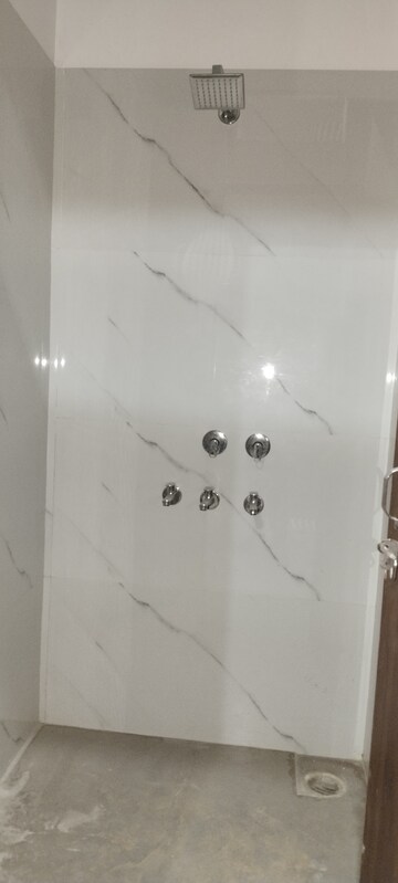 Bathroom in 3.5 BHK Builder Floor at H Block Shastri Nagar – for Rent