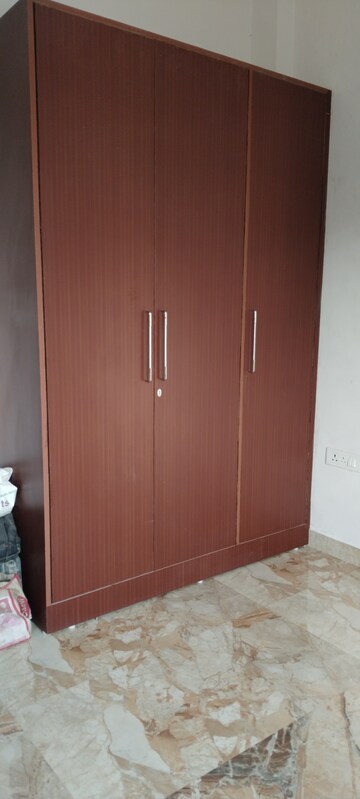 Room in 3.5 BHK Builder Floor at H Block Shastri Nagar – for Rent