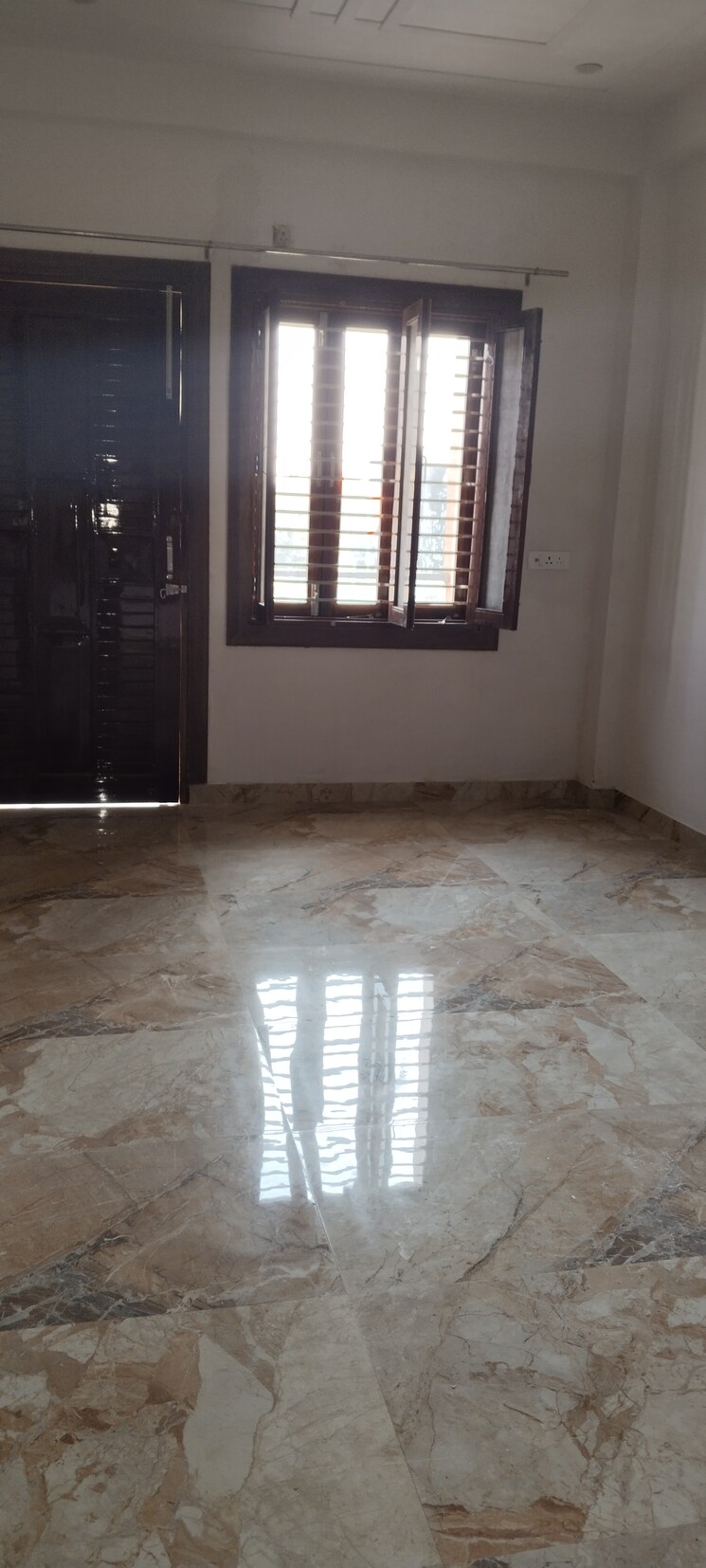 Room, h block shastri nagar 3.5 Bedroom 2000 Sq.Ft. Builder Floor In H Block Shastri Nagar Ghaziabad 9100531