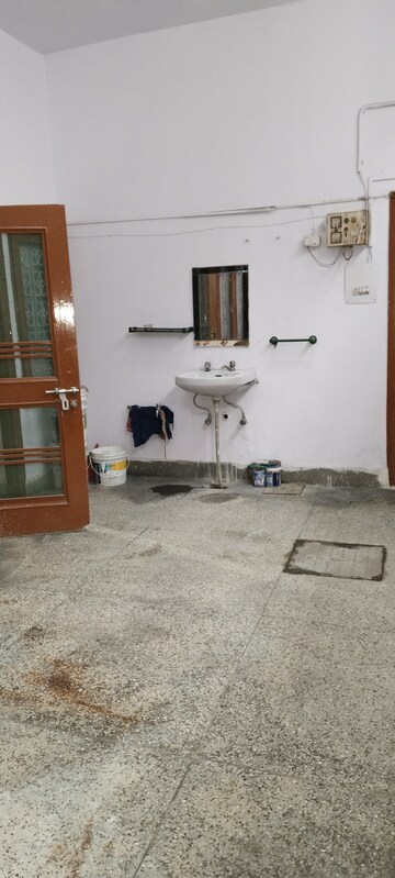 Bathroom in 3 BHK Builder Floor at Kavi Nagar Block H – for Rent