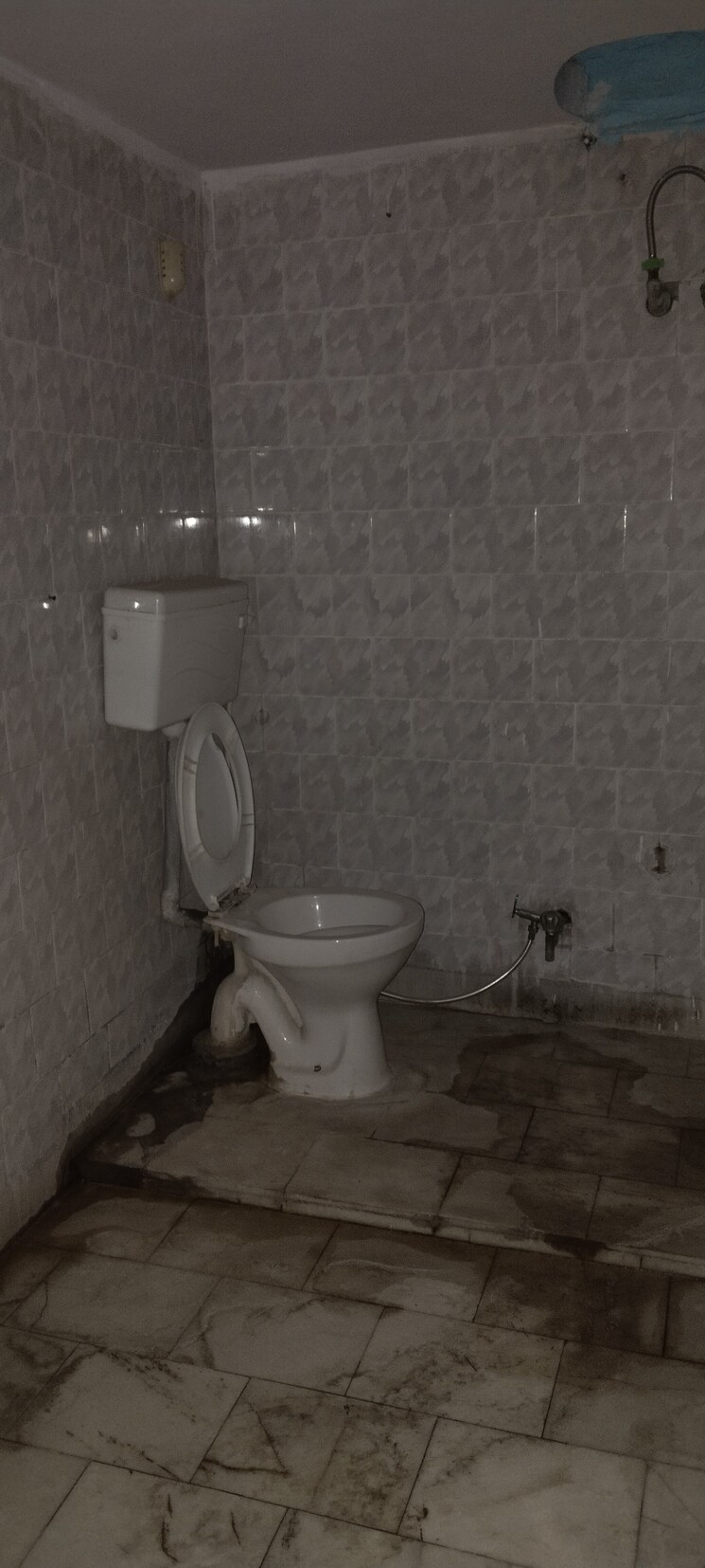 Bathroom, kavi nagar block h 3 Bedroom 1600 Sq.Ft. Builder Floor In Kavi Nagar Block H Ghaziabad 9100533