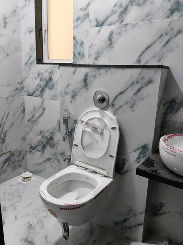 Bathroom in 2 BHK Apartment at Diamond Park, Santacruz East – for Rent