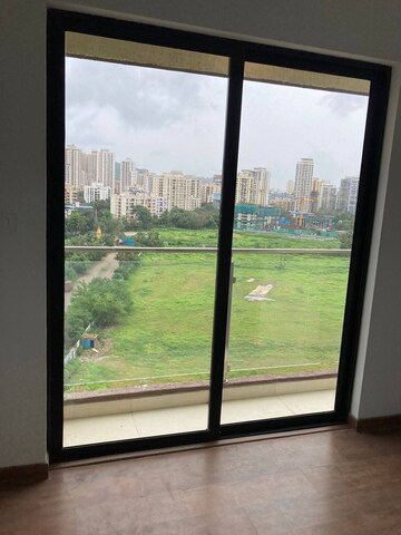 Room in 2 BHK Apartment at Risland The Icon, Dhokali – for Rent