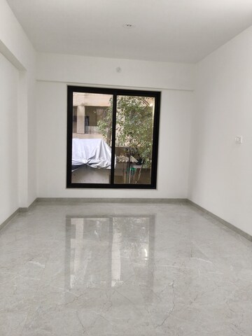 Room in 2 BHK Apartment at Diamond Park, Santacruz East – for Rent