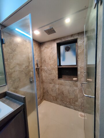 Washroom in 3 BHK Apartment at Felicia Apartment, Pali Hill – for Rent
