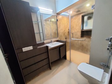  3 BHK Apartment at Felicia Apartment, Pali Hill – for Rent