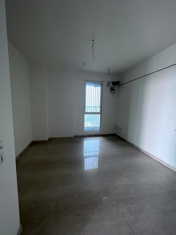 Room in 3 BHK Apartment at K Raheja Vivarea, Mahalaxmi – for Rent