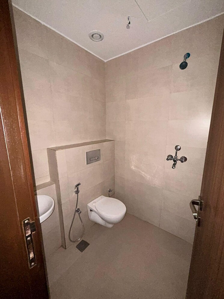 Bathroom, piramal-mahalaxmi 3 Bedroom 1851 Sq.Ft. Apartment In Mahalaxmi Mumbai 9100567