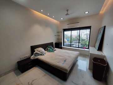 Bedroom in 3 BHK Apartment at Felicia Apartment, Pali Hill – for Rent