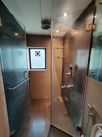 Bathroom in 3 BHK Apartment at Felicia Apartment, Pali Hill – for Rent