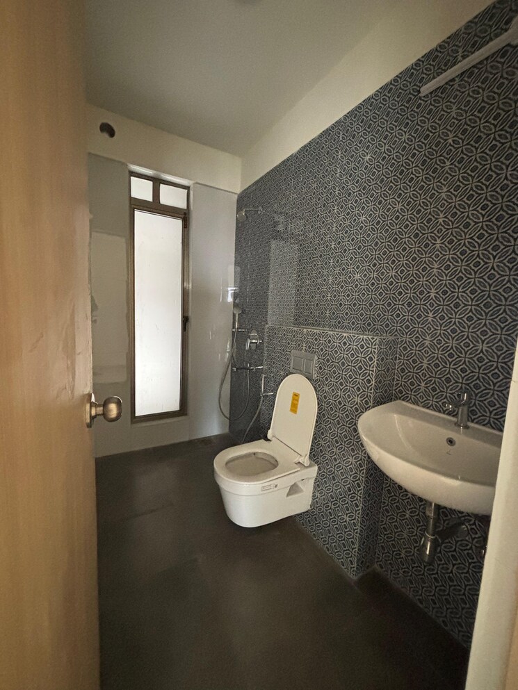 Bathroom, raj-infinia 2 Bedroom 1090 Sq.Ft. Apartment In Malad West Mumbai 9100588