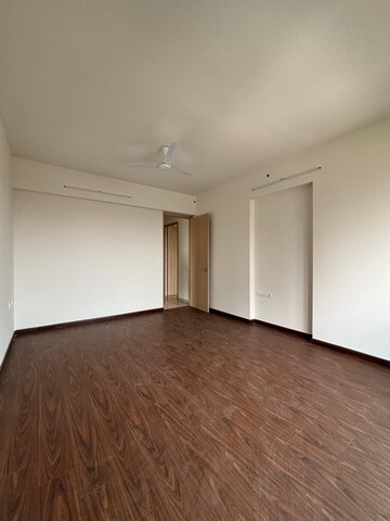 Room in 3 BHK Apartment at Raj Infinia, Malad West – for Sale