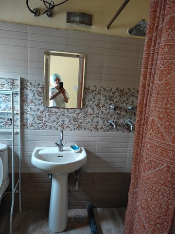 Bathroom in 3 BHK Builder Floor at Sector 44 – for Rent